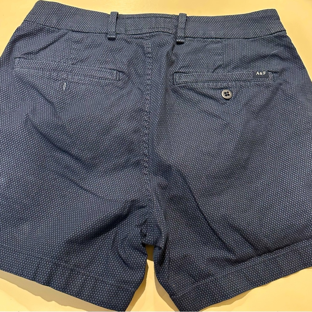 A&F 5” Stretch Shorts - Picture 2 of 2